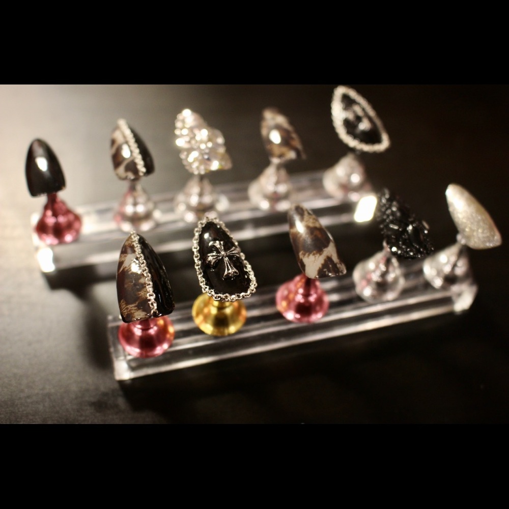 Gothic press on nails